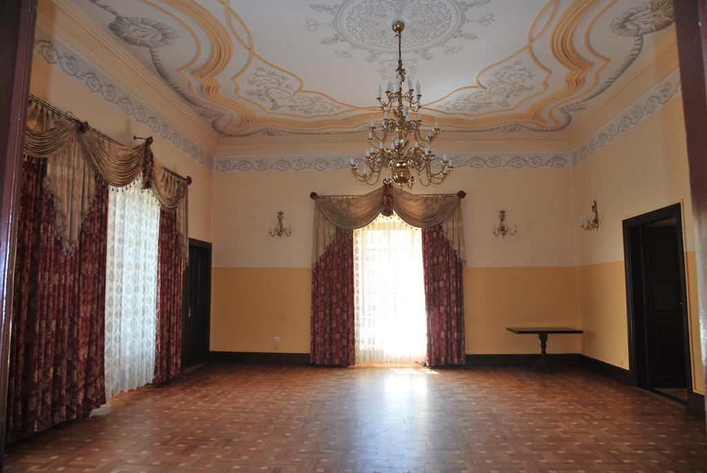 Palac W Czyzowie Szlacheckim Czyzow Szlachecki Extérieur photo