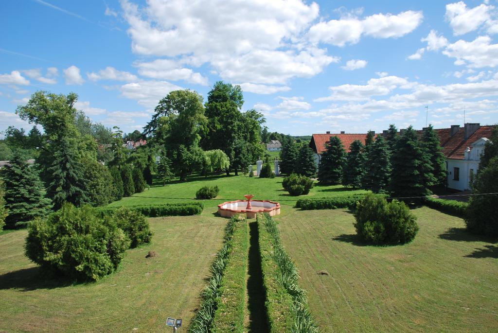 Palac W Czyzowie Szlacheckim Czyzow Szlachecki Extérieur photo