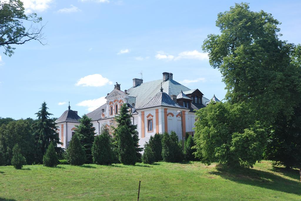 Palac W Czyzowie Szlacheckim Czyzow Szlachecki Extérieur photo