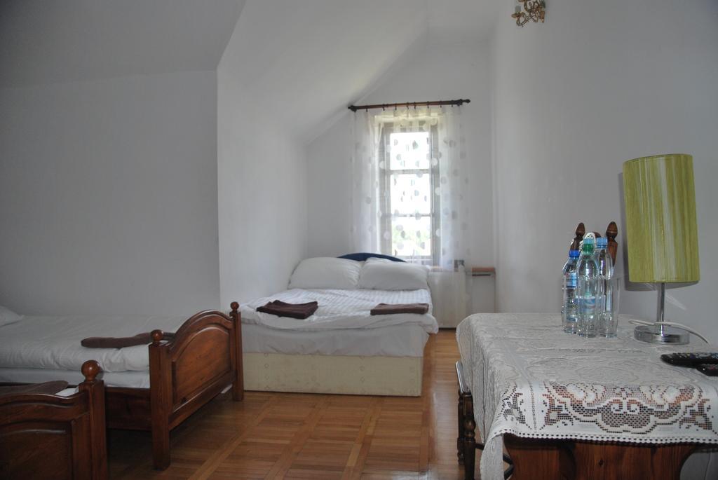 Palac W Czyzowie Szlacheckim Czyzow Szlachecki Extérieur photo